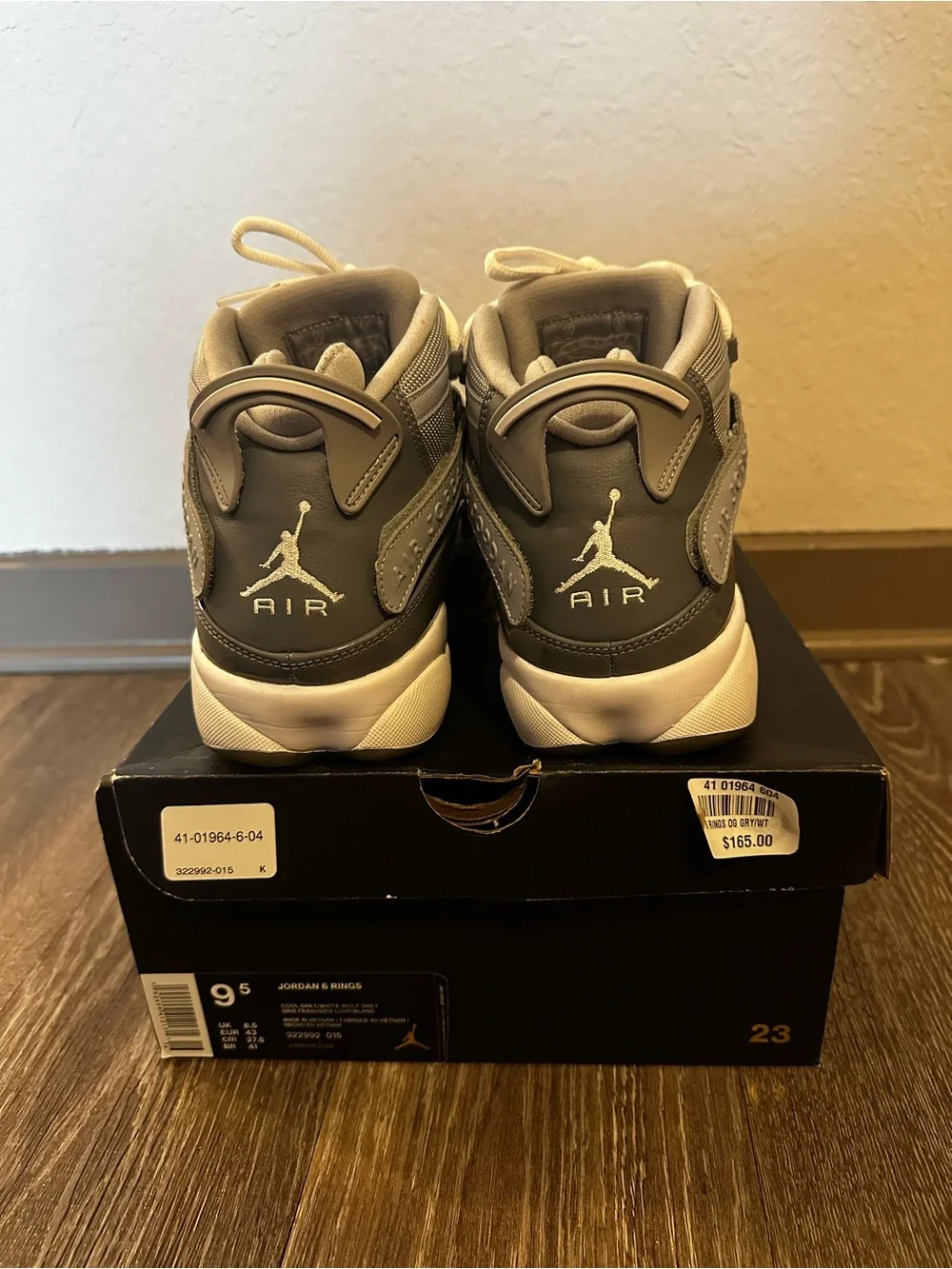 Jordan man 6 rings like new only worn once
